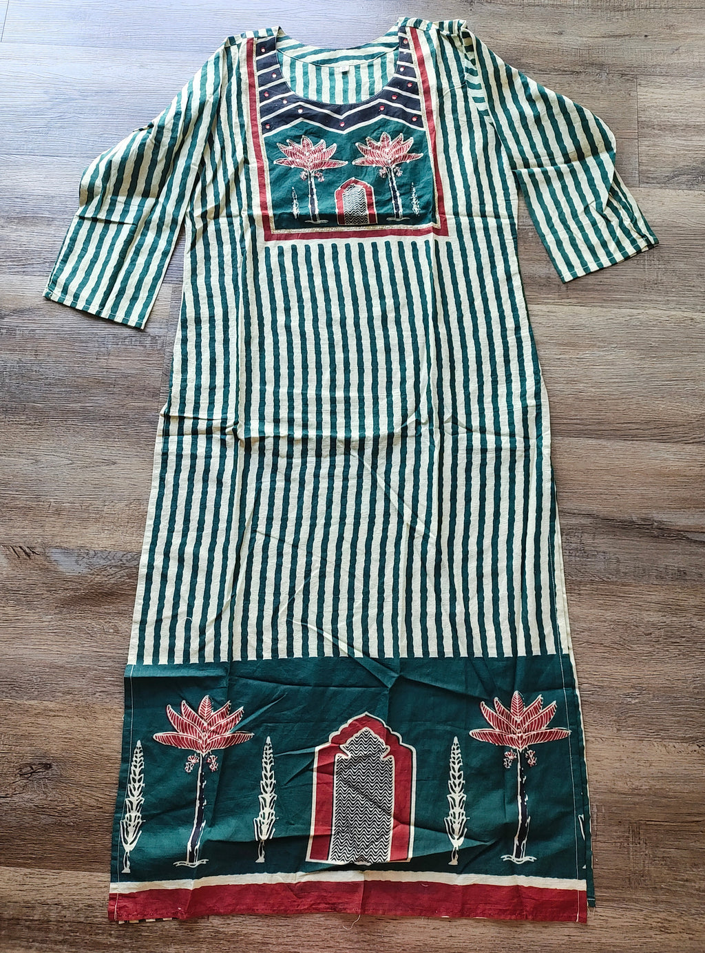 Stright-cut Green Cotton Dupatta Set with 3/4 Sleeve Top